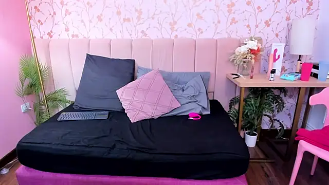 amber-hill online show from February 7, 2026, 7:44 pm