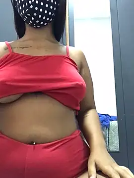 larissa1705 online show from February 4, 2025, 4:08 pm