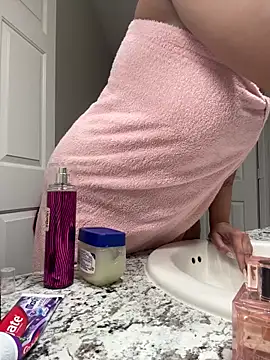 SexyHoneyRedd online show from February 6, 2025, 11:20 am