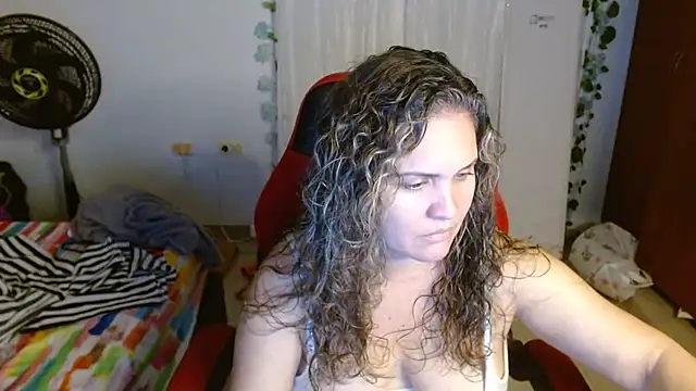 Snapshot of helenca43 chatting on September 13, 2025, 11:16 pm helenca43 online show from September 13, 2025, 11:16 pm