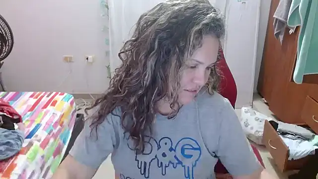 Snapshot of helenca43 chatting on September 15, 2025, 11:10 am helenca43 online show from September 15, 2025, 11:10 am