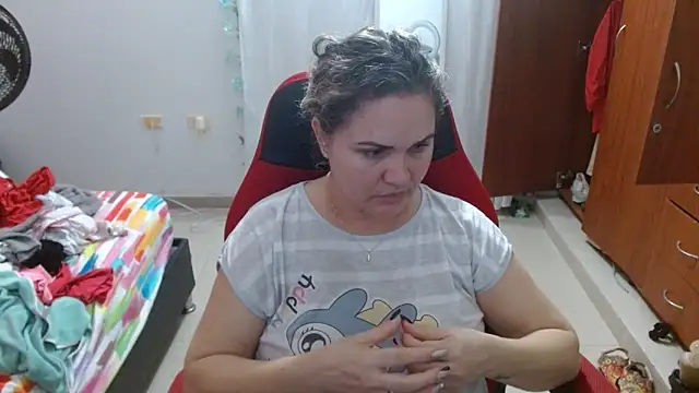 Snapshot of helenca43 chatting on September 12, 2025, 12:11 am helenca43 online show from September 12, 2025, 12:11 am