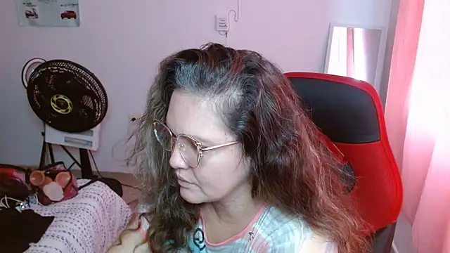 Snapshot of helenca43 chatting on October 2, 2025, 12:30 pm helenca43 online show from October 2, 2025, 12:30 pm