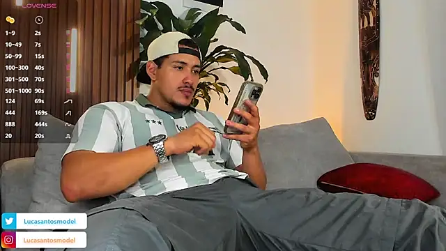 lucasanto  online show from April 15, 2026, 3:34 am