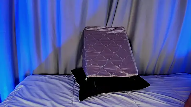 Snapshot of EviePhoenix chatting on January 15, 2026, 11:08 pm EviePhoenix online show from January 15, 2026, 11:08 pm