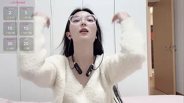 Snapshot of Sweet-Angel999 chatting on February 18, 2025, 1:55 pm Sweet-Angel999 online show from February 18, 2025, 1:55 pm