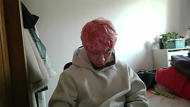 shuai321 online show from March 19, 2025, 9:49 am