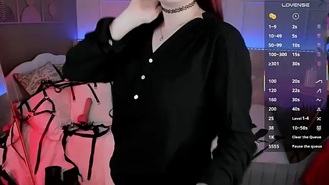 Lily Moonlight online show from April 18, 2026, 2:41 pm