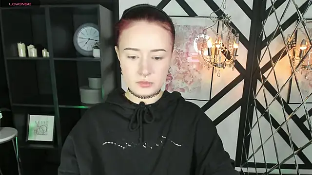 Lily Moonlight online show from February 26, 2026, 2:06 pm