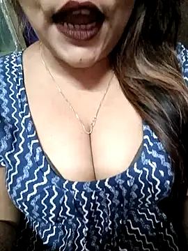 Snapshot of Beautyy38 chatting on February 26, 2025, 7:32 pm Beautyy38 online show from February 26, 2025, 7:32 pm