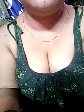 Snapshot of Beautyy38 chatting on March 14, 2025, 7:23 pm Beautyy38 online show from March 14, 2025, 7:23 pm