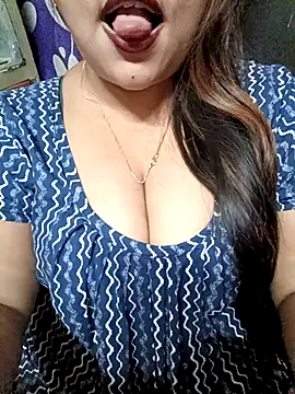Snapshot of Beautyy38 chatting on February 28, 2025, 10:39 pm Beautyy38 online show from February 28, 2025, 10:39 pm