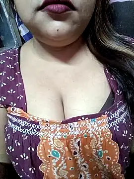 Snapshot of Beautyy38 chatting on March 7, 2025, 7:27 pm Beautyy38 online show from March 7, 2025, 7:27 pm