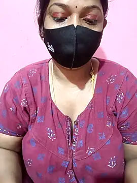 Snapshot of Renuma chatting on October 31, 2025, 10:27 pm Renuma online show from October 31, 2025, 10:27 pm