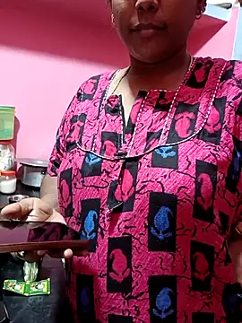 Snapshot of Renuma chatting on October 16, 2025, 6:16 pm Renuma online show from October 16, 2025, 6:16 pm