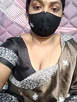 Snapshot of Renuma chatting on October 30, 2025, 4:22 am Renuma online show from October 30, 2025, 4:22 am