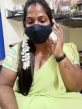 Snapshot of Renuma chatting on February 17, 2025, 1:22 pm Renuma online show from February 17, 2025, 1:22 pm