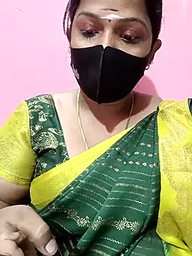 Snapshot of Renuma chatting on October 8, 2025, 5:02 pm Renuma online show from October 8, 2025, 5:02 pm