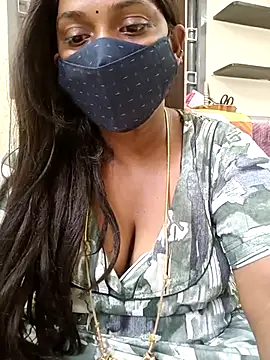 Snapshot of Renuma chatting on February 14, 2025, 6:45 am Renuma online show from February 14, 2025, 6:45 am