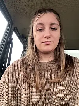 Strawberryyyyik online show from December 28, 2024, 10:14 am