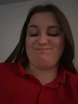 Strawberryyyyik online show from February 27, 2026, 6:41 pm