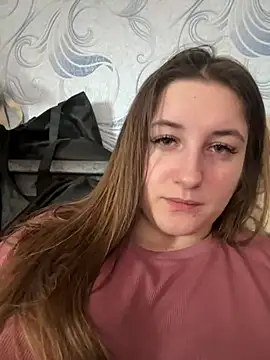 Strawberryyyyik online show from March 22, 2025, 10:17 am