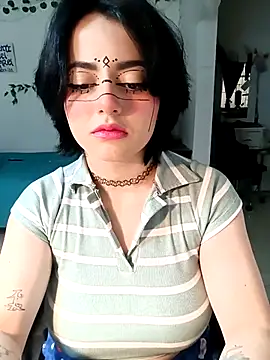 Snapshot of Lin-cute chatting on February 16, 2025, 7:49 pm Lin-cute online show from February 16, 2025, 7:49 pm