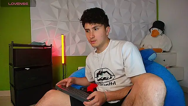 santyago taylor online show from October 6, 2025, 7:25 pm