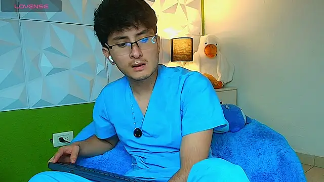 santyago taylor online show from September 15, 2025, 6:30 pm