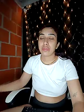 Snapshot of ifeelverywet_andhot chatting on November 1, 2025, 4:19 am ifeelverywet andhot online show from November 1, 2025, 4:19 am