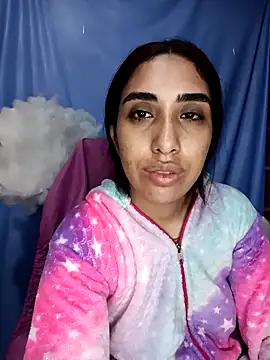 ifeelverywet andhot online show from December 23, 2025, 6:45 am