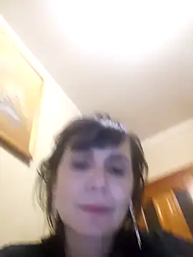 Francenia lolis online show from April 9, 2026, 6:25 pm