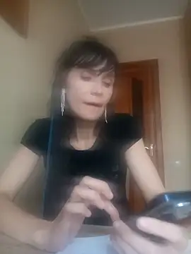 Francenia lolis online show from April 7, 2026, 12:18 pm