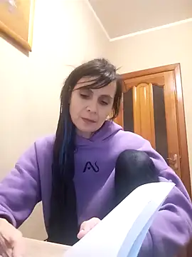 Francenia lolis online show from December 16, 2025, 6:17 am