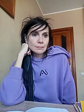 Francenia lolis online show from January 15, 2026, 12:52 pm