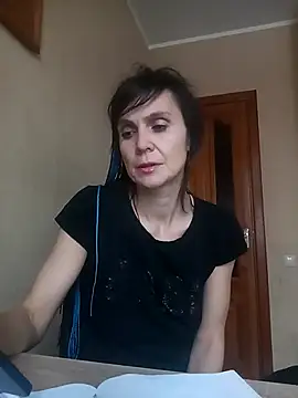 Francenia lolis online show from November 25, 2025, 7:19 am