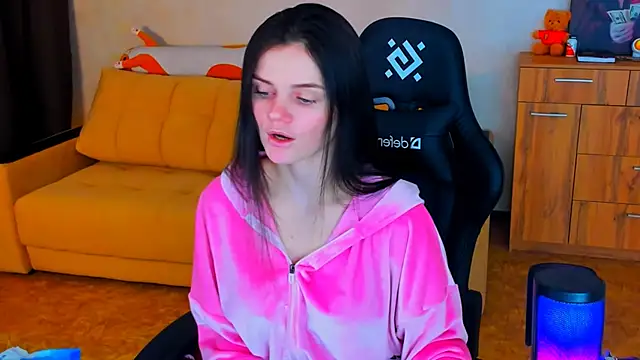 Lora Cain online show from January 18, 2025, 4:10 pm