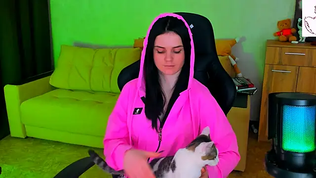 Lora Cain online show from January 30, 2025, 6:21 pm