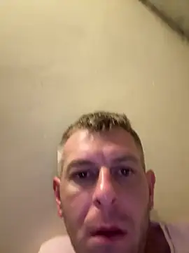 adrian90bi11 online show from May 9, 2026, 10:46 pm