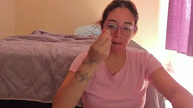 Snapshot of atenas_05_ chatting on May 3, 2026, 3:04 pm atenas 05 online show from May 3, 2026, 3:04 pm