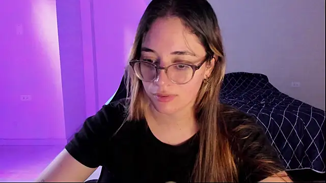 atenas 05  online show from November 16, 2025, 10:02 pm