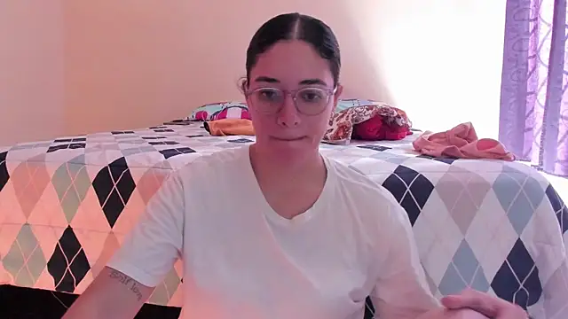 Snapshot of atenas_05_ chatting on May 31, 2026, 1:28 pm atenas 05 online show from May 31, 2026, 1:28 pm