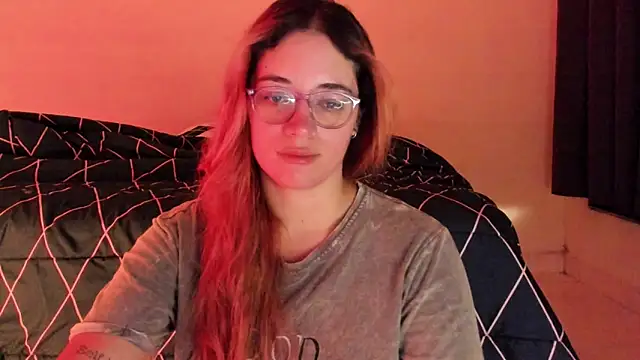 Snapshot of atenas_05_ chatting on May 7, 2026, 10:07 am atenas 05 online show from May 7, 2026, 10:07 am