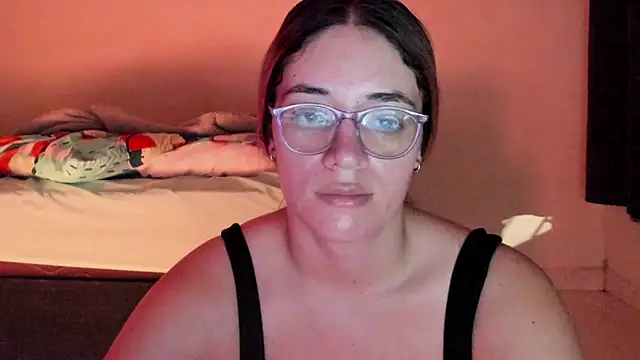 Snapshot of atenas_05_ chatting on April 24, 2026, 9:33 am atenas 05 online show from April 24, 2026, 9:33 am