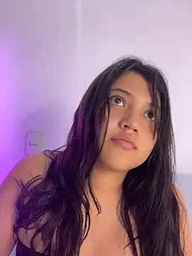 alisson carolina73 online show from April 25, 2026, 2:03 am