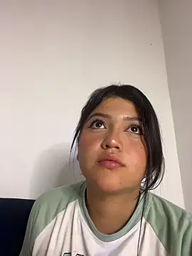 alisson carolina73 online show from May 30, 2026, 3:24 am