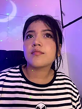 alisson carolina73 online show from November 21, 2025, 11:59 pm