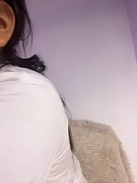 alisson carolina73 online show from May 3, 2026, 9:29 pm
