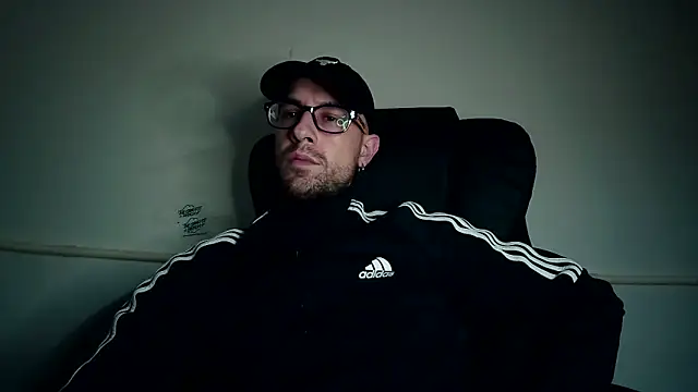 Snapshot of mikealcorleone chatting on February 9, 2025, 11:57 pm mikealcorleone online show from February 9, 2025, 11:57 pm