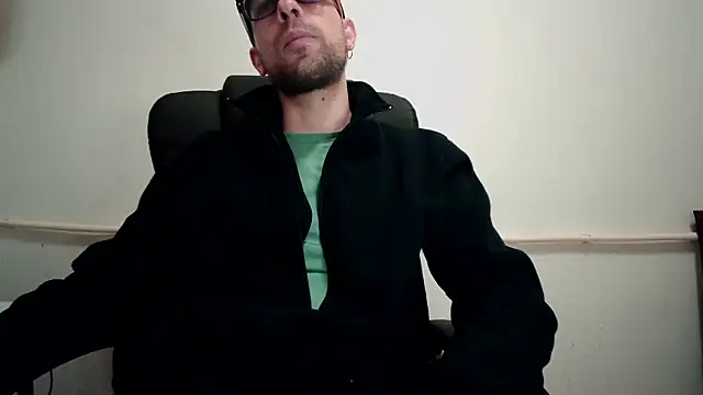 Snapshot of mikealcorleone chatting on March 12, 2025, 8:52 pm mikealcorleone online show from March 12, 2025, 8:52 pm